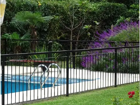 Casa en Venta con 5 cocheras