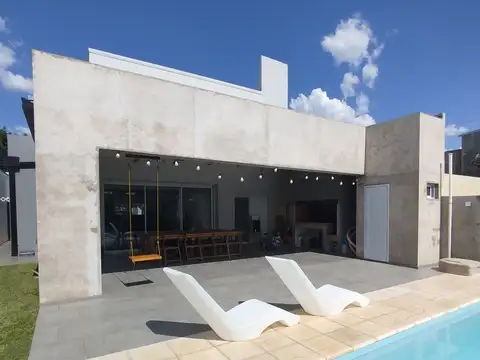 Casa soñada a la venta en Esperanza, 3 dormitorios , 3 baños!