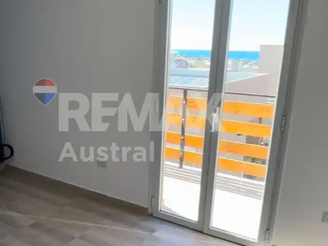 CASA PH 3 DORMITORIOS CON PATIO EN RADA TILLY !