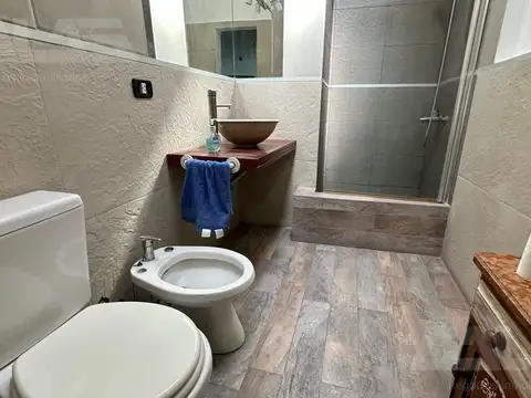 Casa 5 ambientes con 2 baños