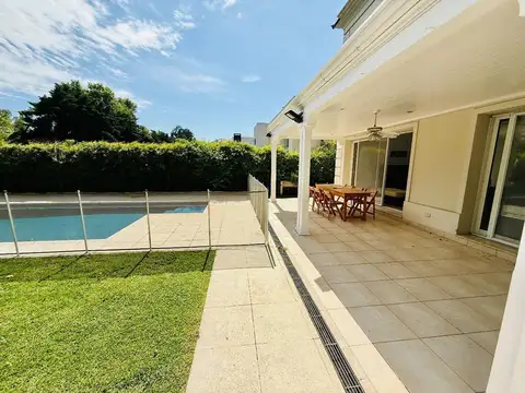 Casa en Alquiler de 3 dormitorios