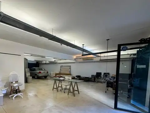 Oficina en Venta con 7 cocheras