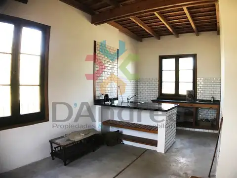 Alquiler temporario de hermosa chacra estilo antigua a estrenar en Mercedes (B)