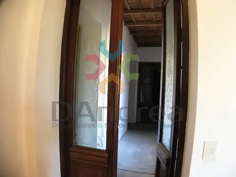 Alquiler temporario de hermosa chacra estilo antigua a estrenar en Mercedes (B)