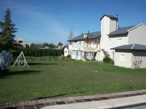 Casa 6 ambientes con 4 baños