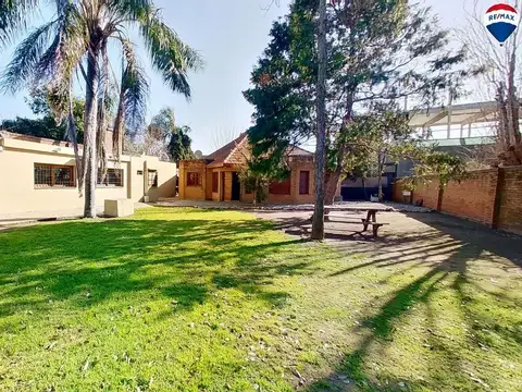 VENTA CASA 4 AMB FCIO VARELA PARQUE Y QUINCHO