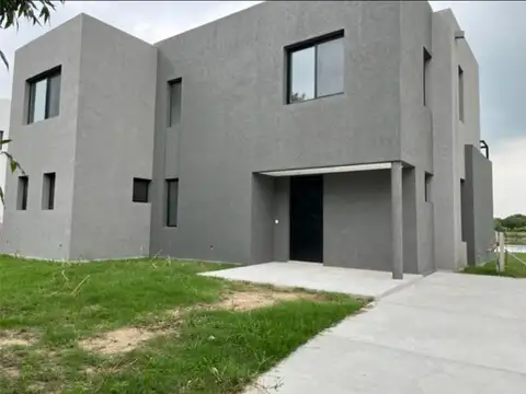 Casa En Venta A Laguna El Canton Islas ¡OPORTUNIDAD!