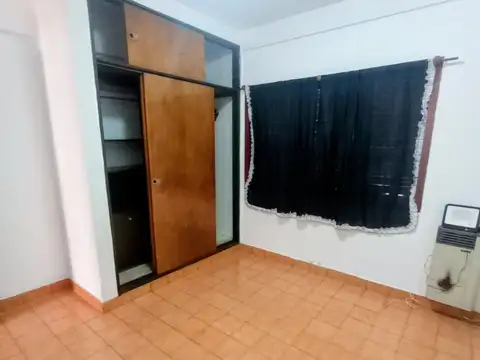 CASA AL FRENTE C/COCHERA