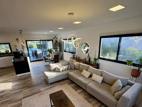 Alquiler anual Casa en Area 2 Golf San Sebastian - 4 ambientes