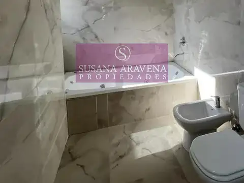 Casa 6 ambientes con 4 baños