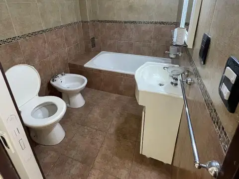 Departamento en Alquiler con 1 cocheras