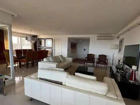 Departamento en Alquiler en Playa Mansa, USD 11.000