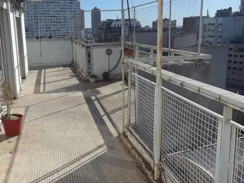 TRES AMBIENTES CON DEPENDECIAS PAL PRIV BALCON TERRAZA  7x2,60 x4 en L VISTA A PARQUE RIVADAVIA
