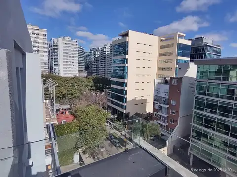 Dúplex a estrenar con terraza y parrilla a metros del río
