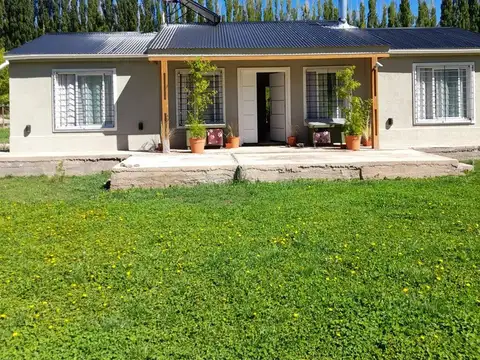 Casa 4 ambientes con 2 baños