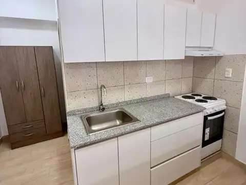 Oficina en Alquiler en Villa Ballester, $ 450.000