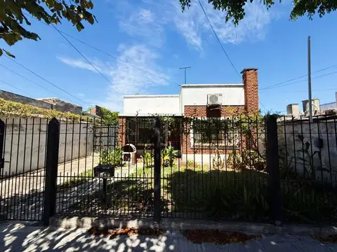 Casa en  San Fernando en venta en amplio terreno de 300 mTs