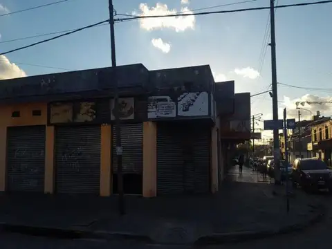 LOCAL 45M2 AVENIDA PERON PABLO PODESTA