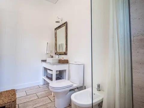 Casa en venta de 5 dormitorios en Laguna Escondida 100