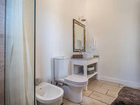 Casa en venta de 5 dormitorios en Laguna Escondida