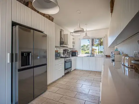 Casa en venta de 5 dormitorios en Laguna Escondida