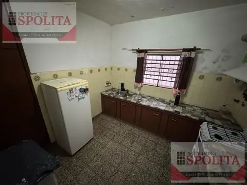 Casa 8 ambientes con 3 baños