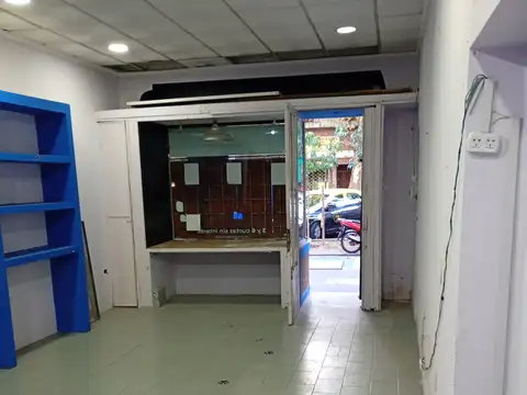 LOCAL AL FRENTE SOBRE AV. OLIVERA AL 30