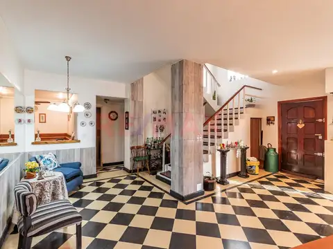 VENTA CASA 4 AMB BARRACAS PATIO Y PARRILLA