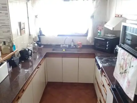 Casa 3 ambientes con 2 baños