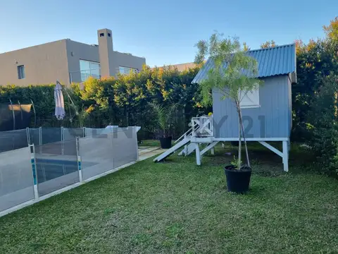 Casa 5 ambientes con 2 baños