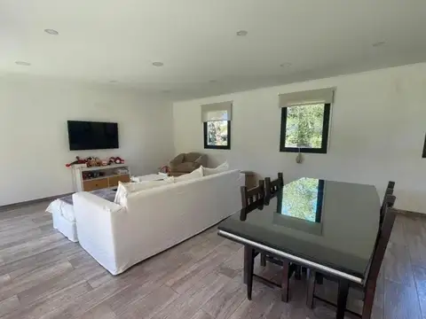 Casa 4 ambientes con 3 baños