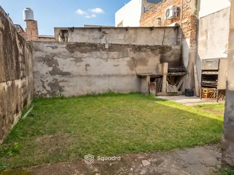 VENTA  - Casa de 1 dormitorio con cochera descubierta y patio - Barrio Industrial, Rosario.