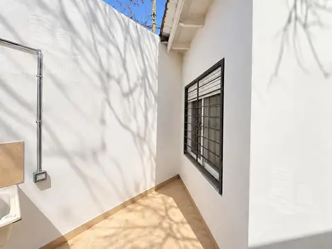 Depto Tipo Casa en Alquiler de 2 ambientes