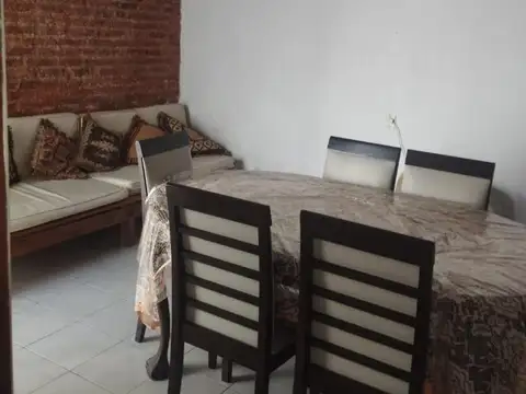 Depto Tipo Casa en Alquiler en Santos Lugares, $ 700.000