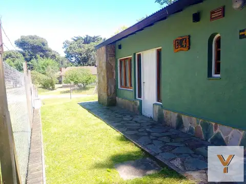 Casa en venta - 2 Dormitorios 2 Baños - 648mts2 - Villa Gesell