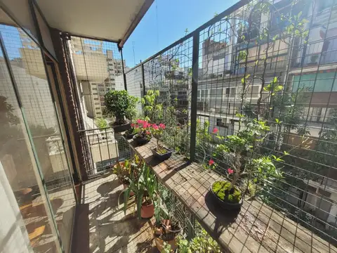Venta semipiso 4 amb c/dep y balcon muy luminoso - CABALLITO