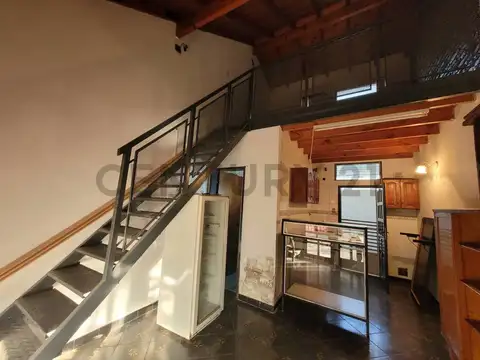 Ph tipo Loft de 1 Dormitorio con Patio en Venta en Berisso