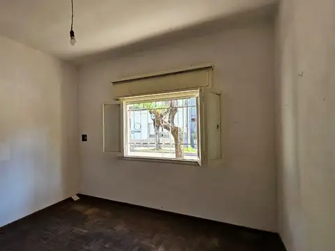 CASA EN LOTE DE 8.66X17.32 MTS EN TUYUTI AL 3100 - 150 M2 TOT GRAN TZA PATIO - VALENTIN ALSINA