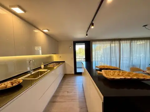 Departamento 4 ambientes con 2 baños