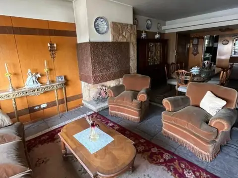 AMPLIO DEPTO 4 AMBIENTES Y DEPENDECIAS, LOMAS DE ZAMORA