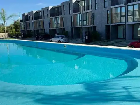 Triplex en Venta en Sunny, Rincon de Milberg