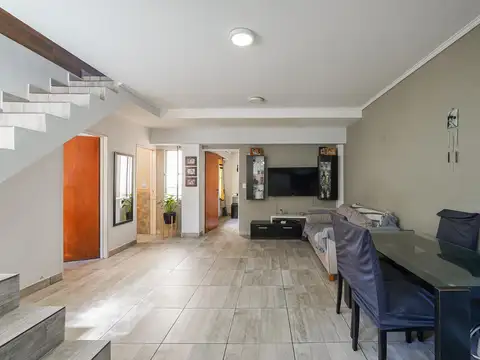 Depto Tipo Casa en Venta de 3 dormitorios