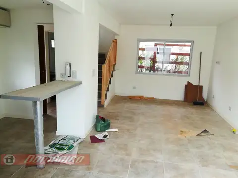 Depto Tipo Casa en Venta con 1 cocheras