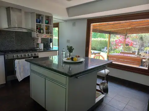 Casa en Venta con 7 cocheras