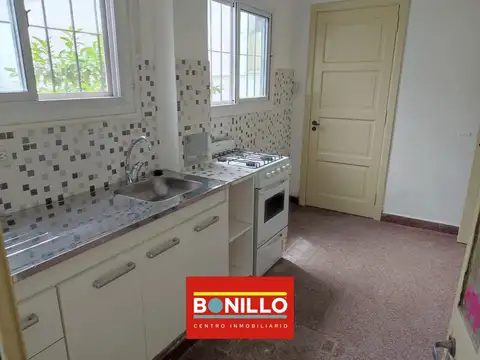 Casa en Alquiler con 1 cochera