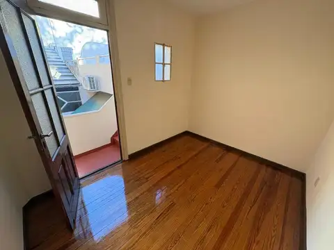 Depto Tipo Casa en Alquiler de 3 ambientes