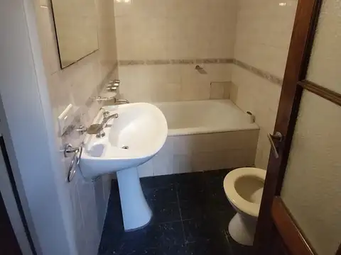 PH de 3 Ambientes con Terraza Propia – Excelente Estado y Ubicación Estratégica