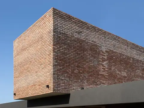 Casa en Alquiler con 1 cochera