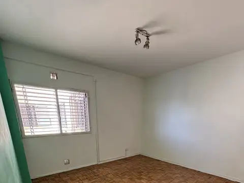 Dos Ambientes Piso Alto en Jujuy y Belgrano!apto Credito