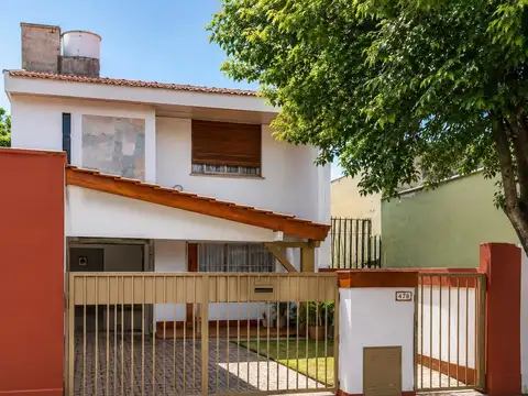 CASA EN VENTA 4 AMBIENTES MONTE GRANDE APTO CREDITO